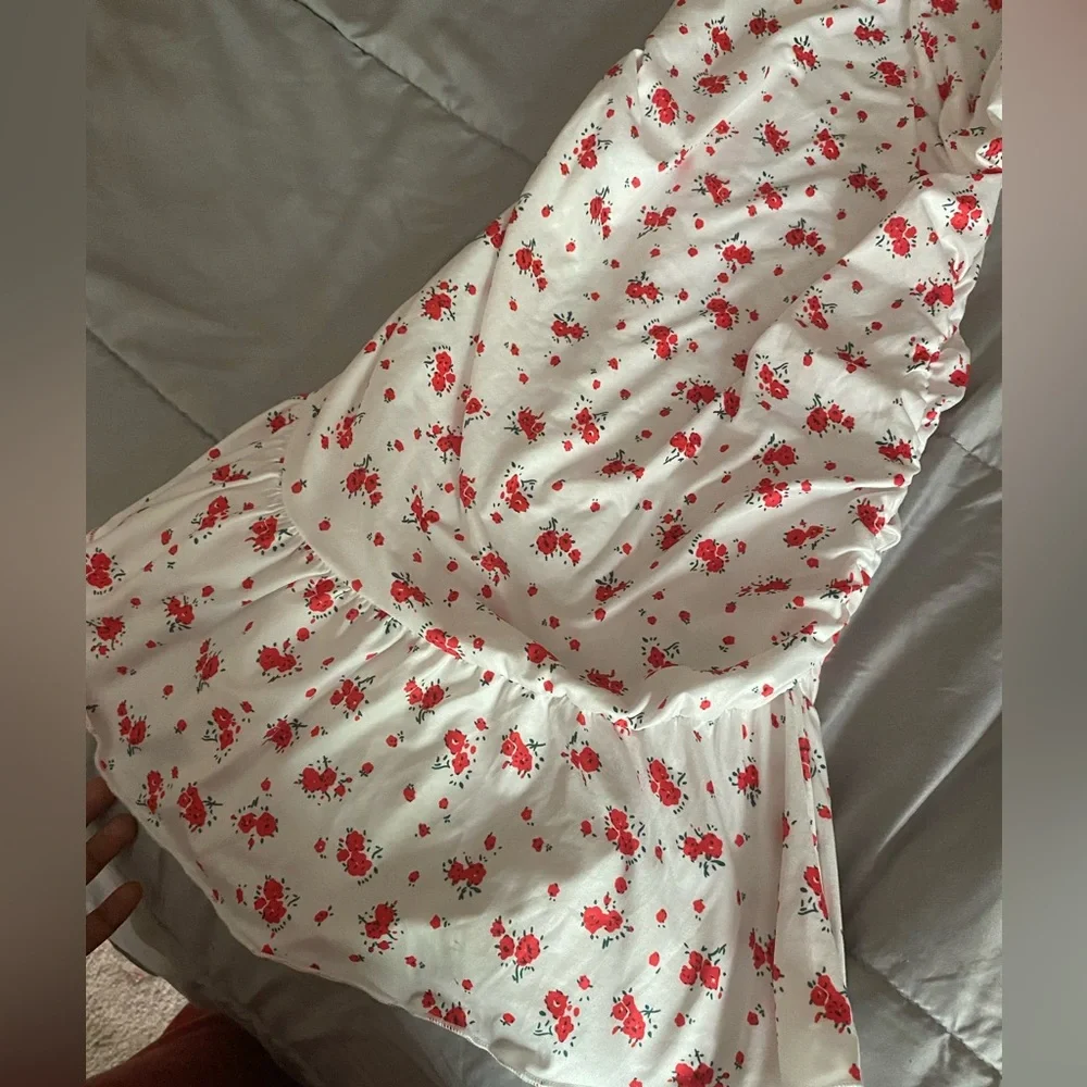 WHITE & RED SUMMER DRESS ❤️🤍 - Picture 6 of 7